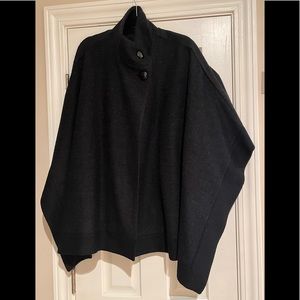 Ladies two button neck cape